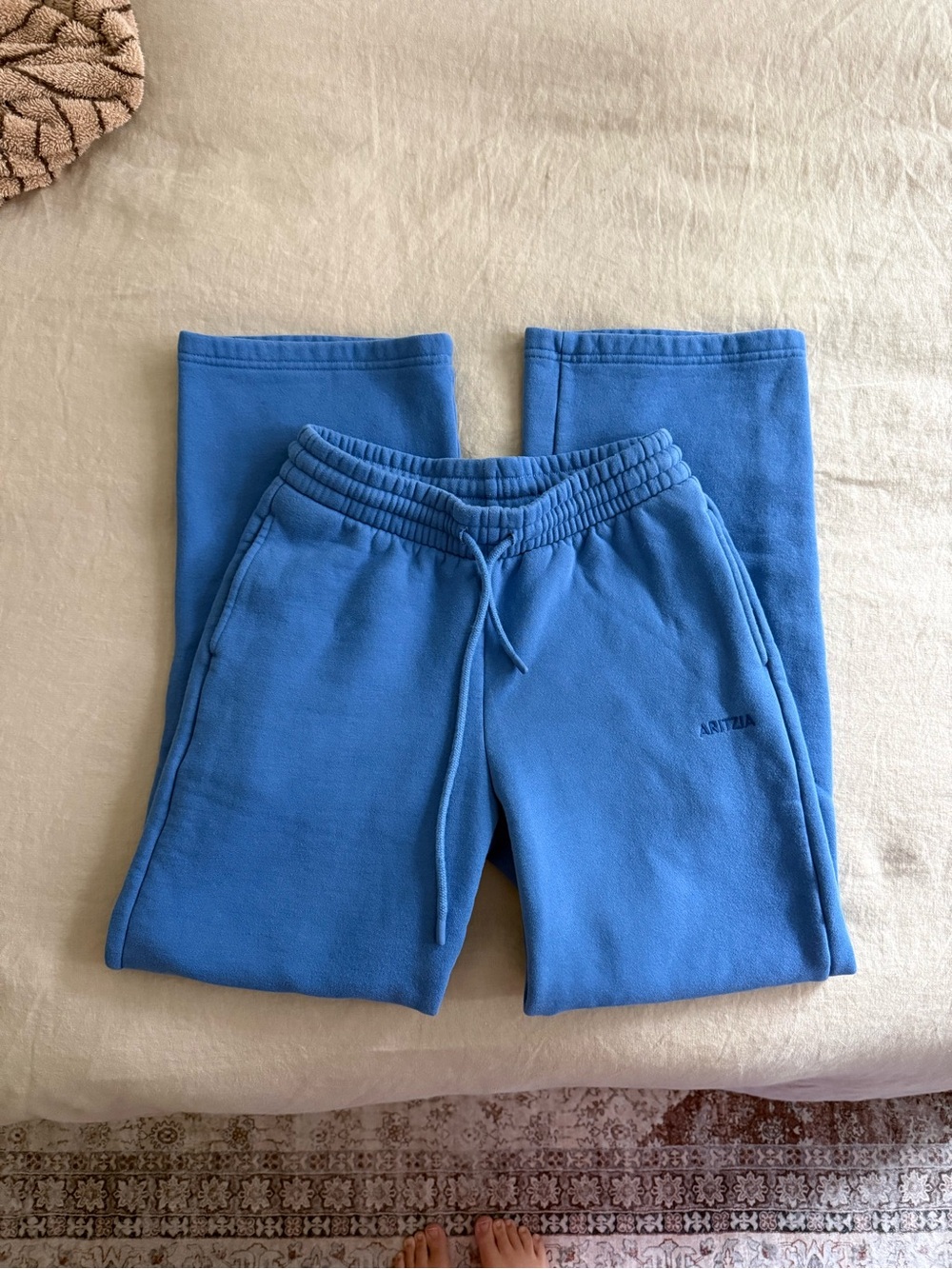 Aritzia Women’s Blue Drawstring Sweatpants